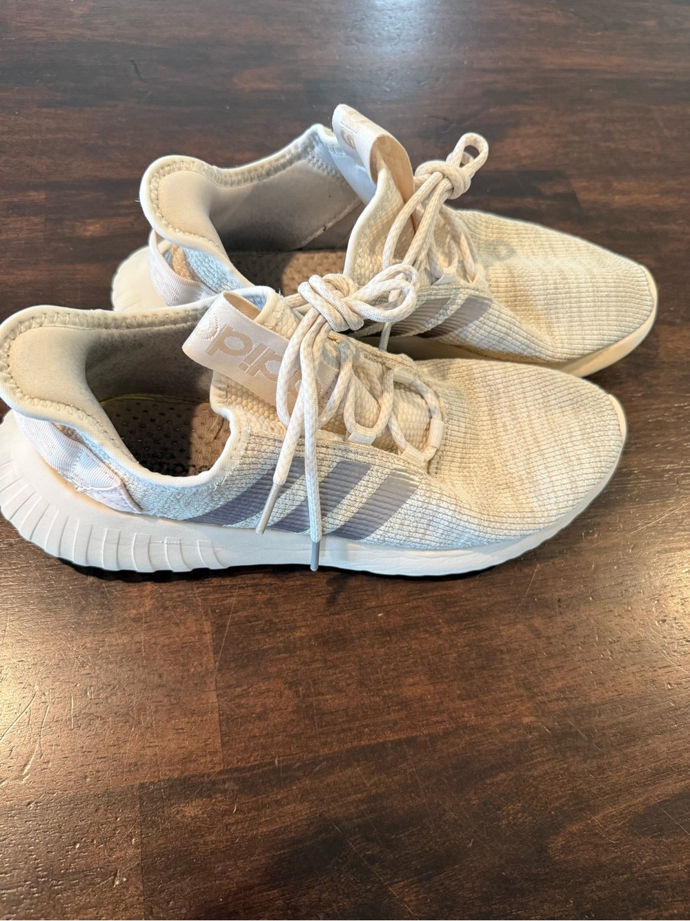 Adidas Kapitar EE9969 Cream Knit Lace-Up Athletic Shoes